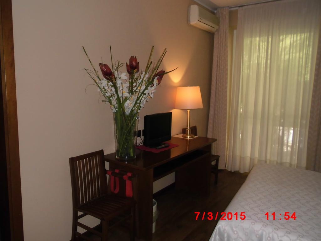 Albergo Ponte Vecchio Cernobbio Habitación foto